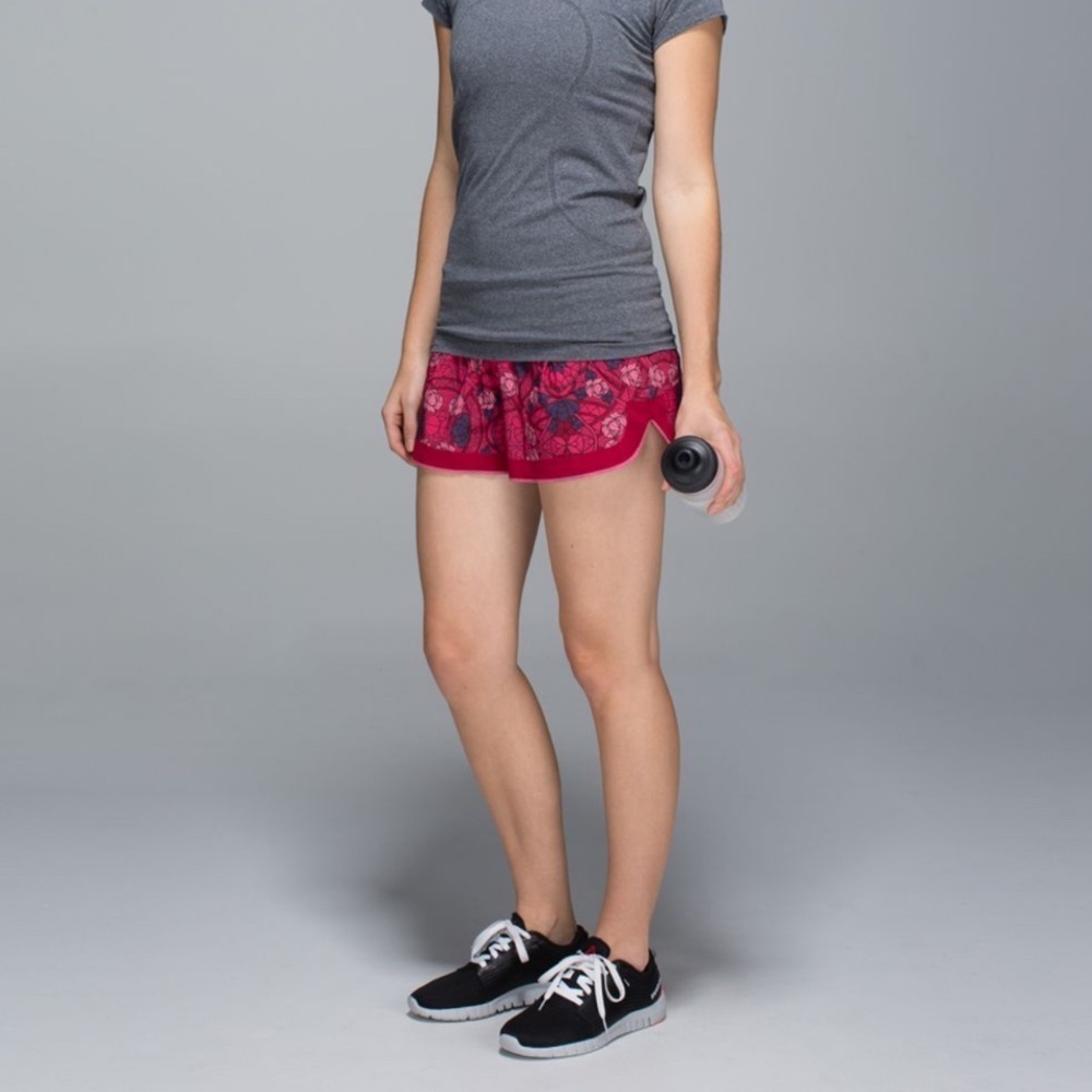 Lululemon Ready To Roll Short- Prisma Multi Guava Lava Boom Juice
